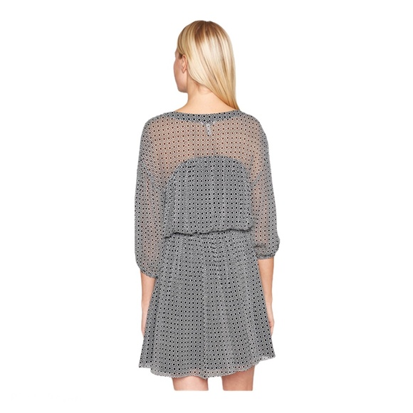 Joie Andora Geo Print 100% Silk Chiffon Dress Sz Medium floor model NWOT - Picture 4 of 7